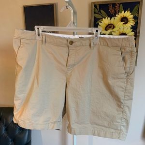 Women’s Khaki Chino Shorts 7.5-inch Inseam